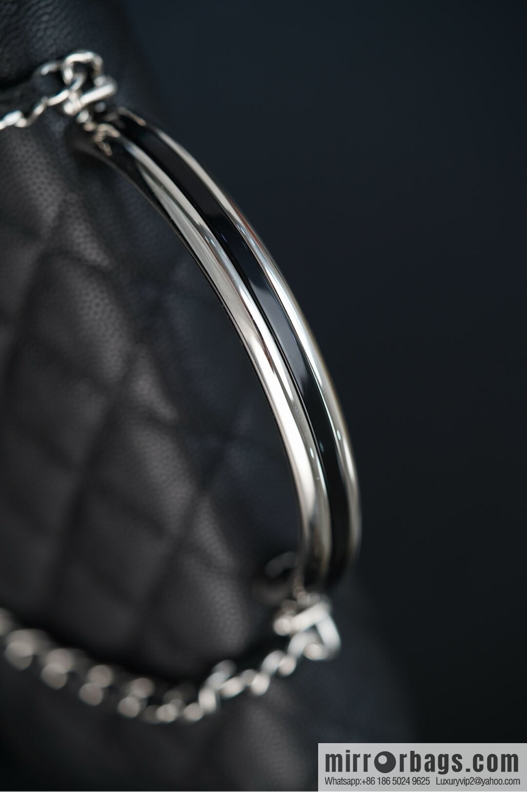 𝐂𝐡𝐚𝐧𝐞𝐥 𝟐𝟓𝐏 Handle Organ Bag, Black 🖤 Litchi Cow AP3705