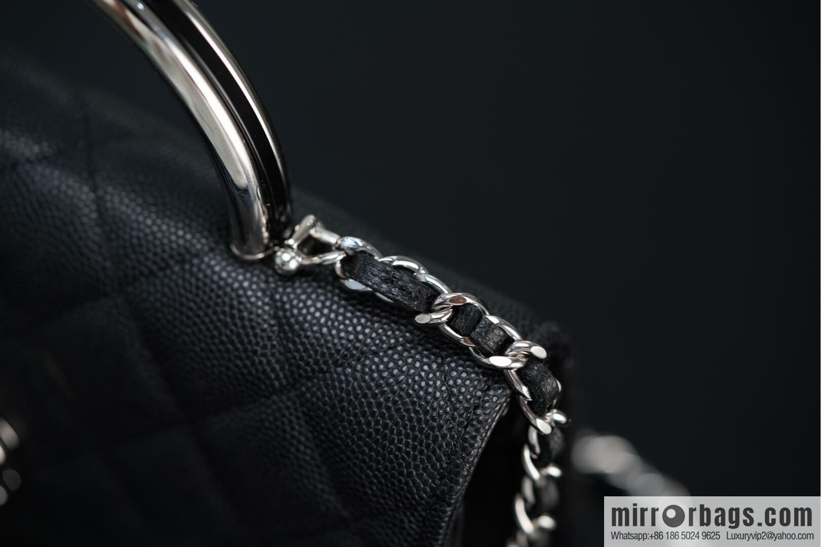 𝐂𝐡𝐚𝐧𝐞𝐥 𝟐𝟓𝐏 Handle Organ Bag, Black 🖤 Litchi Cow AP3705