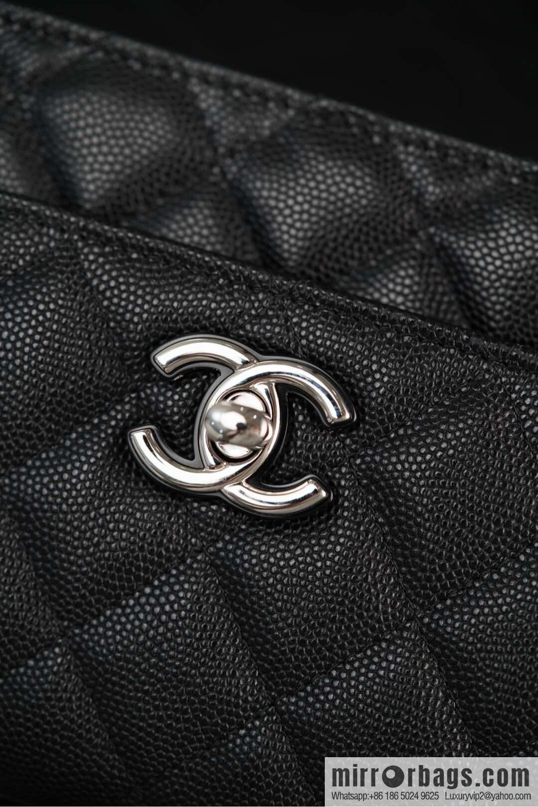 𝐂𝐡𝐚𝐧𝐞𝐥 𝟐𝟓𝐏 Handle Organ Bag, Black 🖤 Litchi Cow AP3705