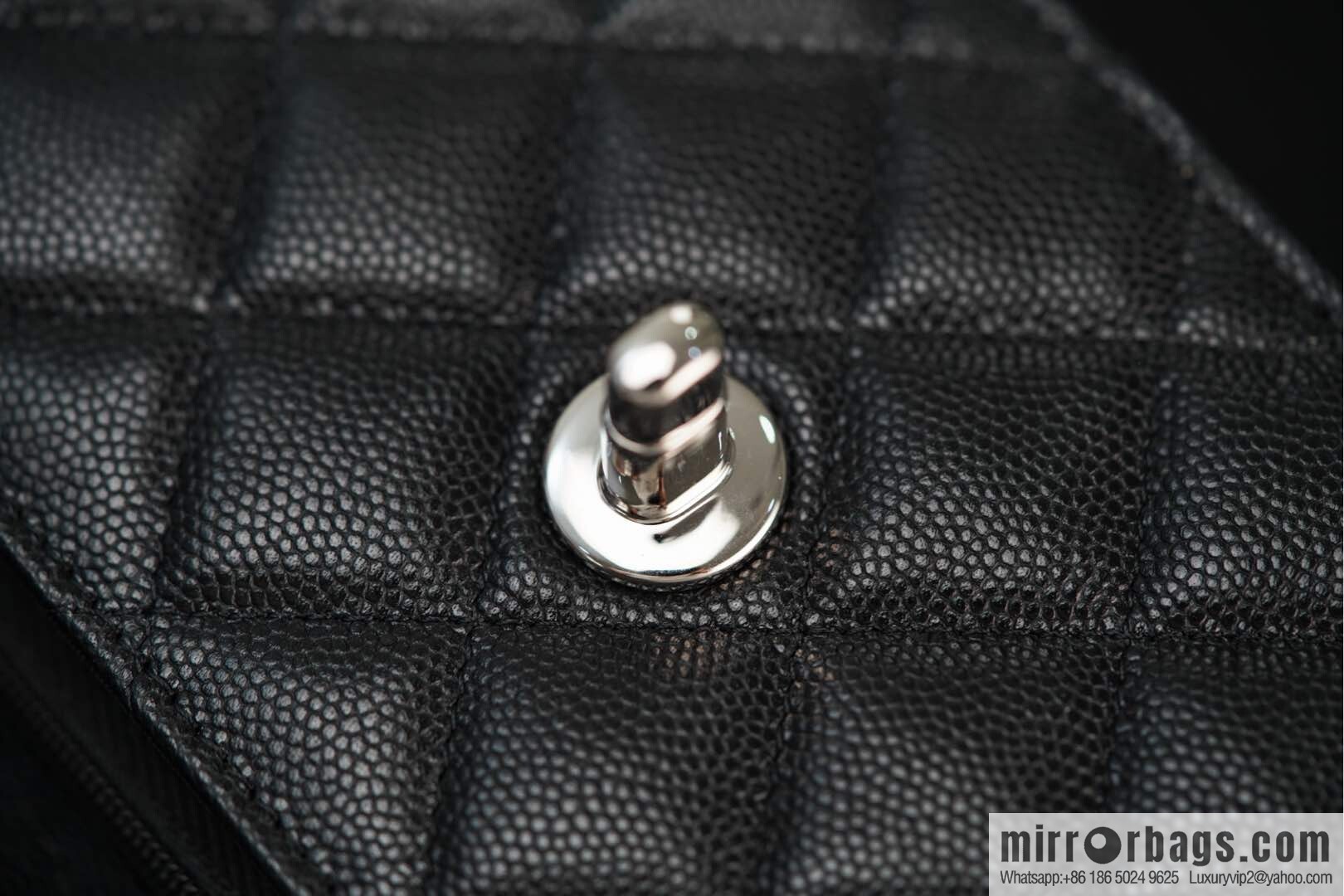 𝐂𝐡𝐚𝐧𝐞𝐥 𝟐𝟓𝐏 Handle Organ Bag, Black 🖤 Litchi Cow AP3705