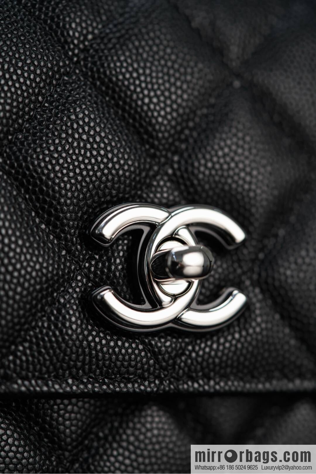 𝐂𝐡𝐚𝐧𝐞𝐥 𝟐𝟓𝐏 Handle Organ Bag, Black 🖤 Litchi Cow AP3705