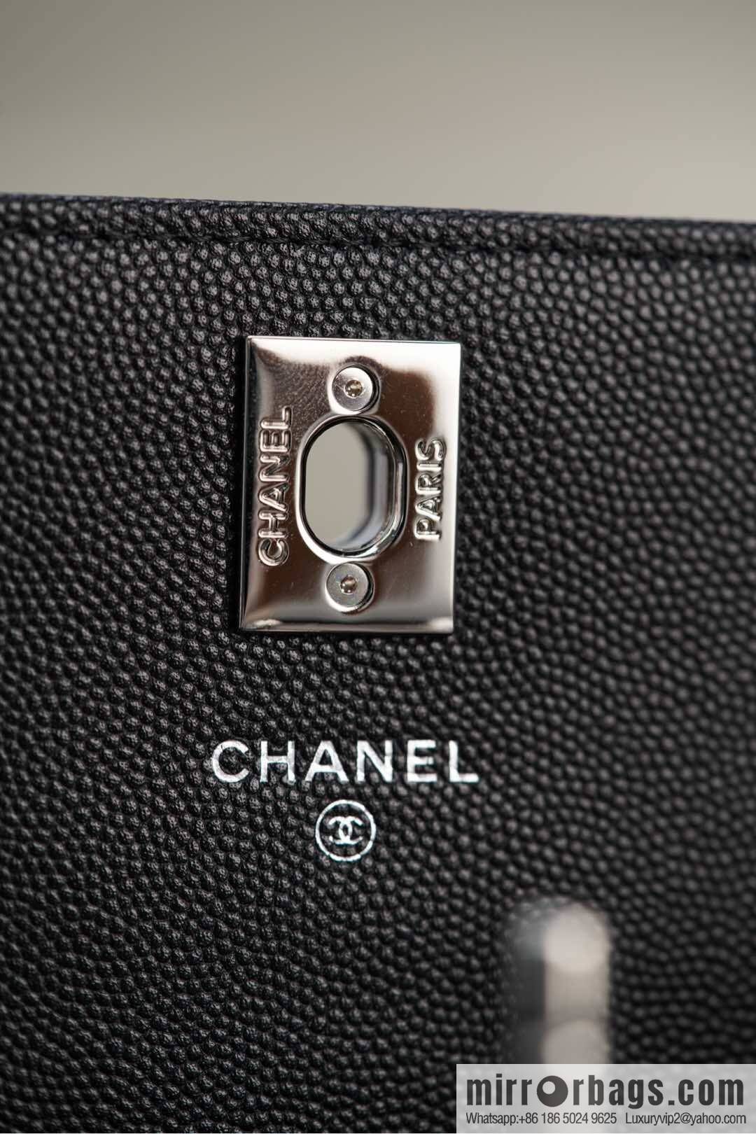 𝐂𝐡𝐚𝐧𝐞𝐥 𝟐𝟓𝐏 Handle Organ Bag, Black 🖤 Litchi Cow AP3705