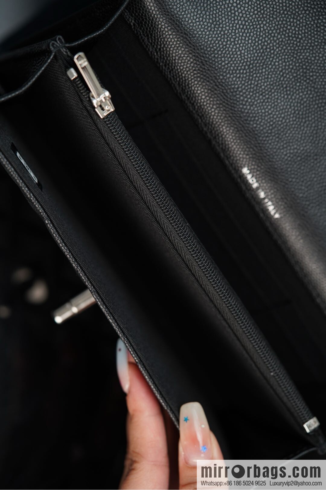 𝐂𝐡𝐚𝐧𝐞𝐥 𝟐𝟓𝐏 Handle Organ Bag, Black 🖤 Litchi Cow AP3705