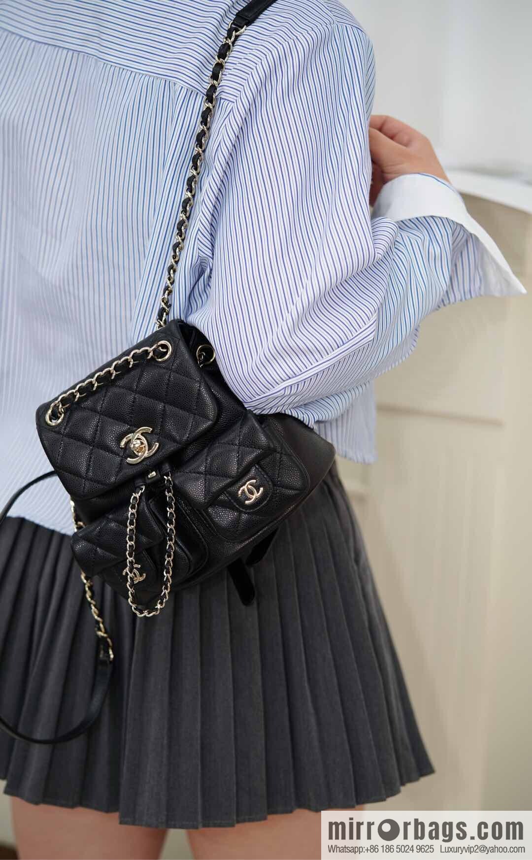 𝗖𝗛𝗔𝗡𝗘𝗟 23P new Duma shoulder, cowhide Mini AS3787