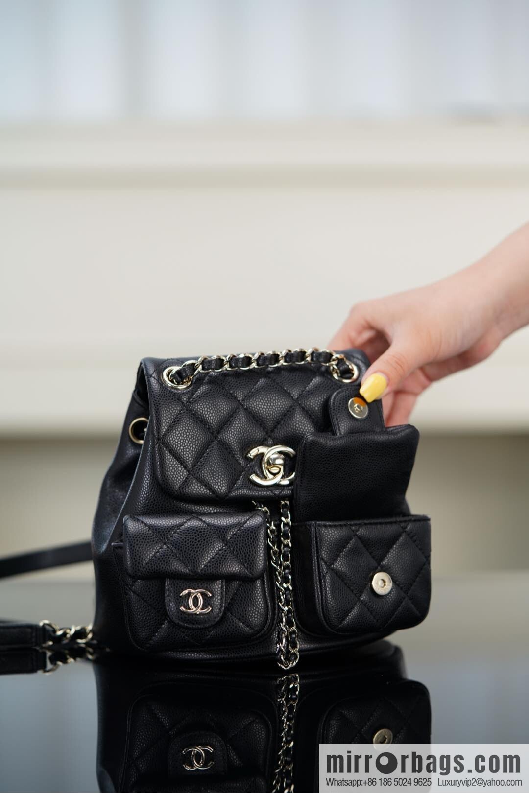 𝗖𝗛𝗔𝗡𝗘𝗟 23P new Duma shoulder, cowhide Mini AS3787