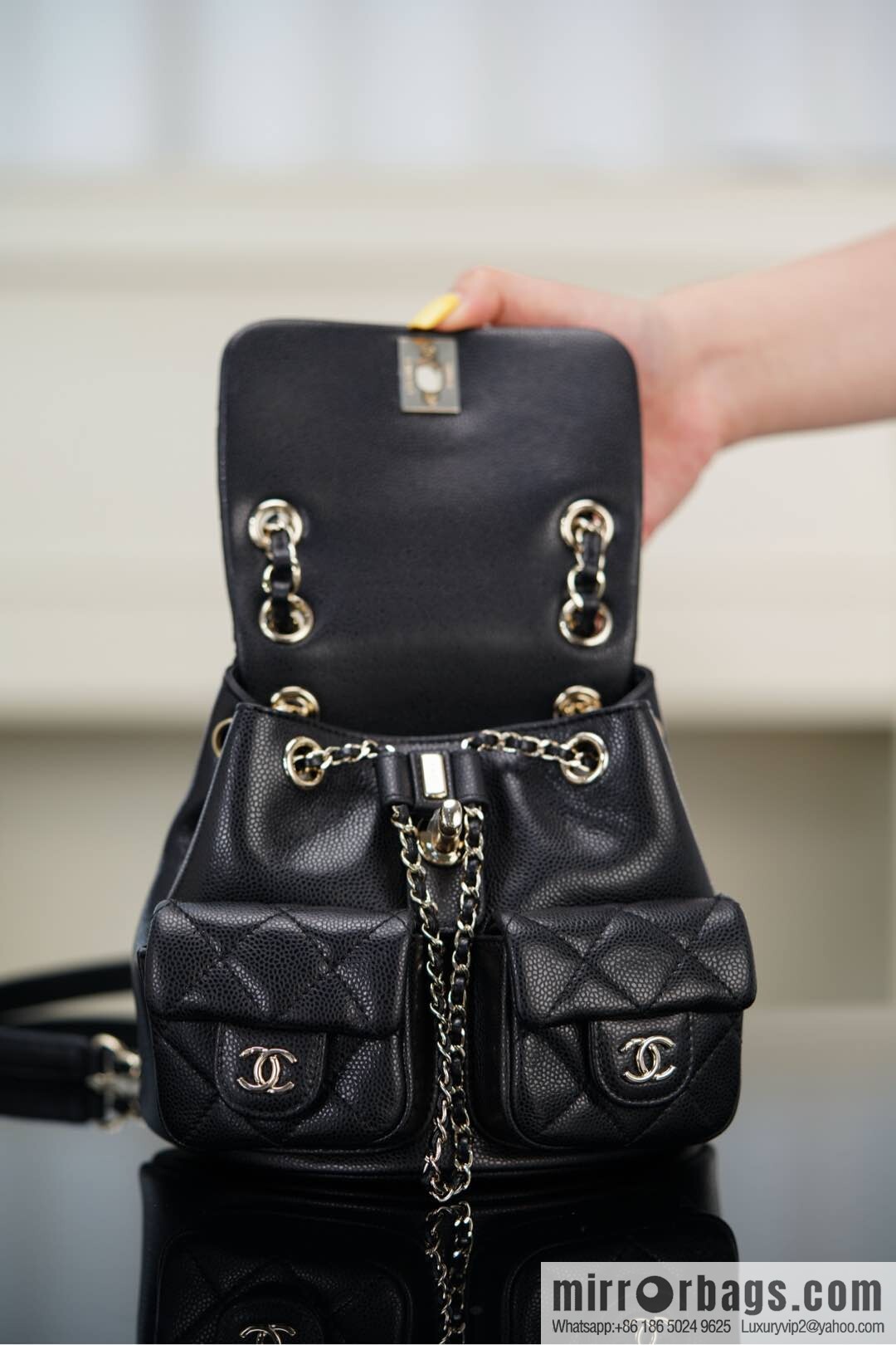 𝗖𝗛𝗔𝗡𝗘𝗟 23P new Duma shoulder, cowhide Mini AS3787