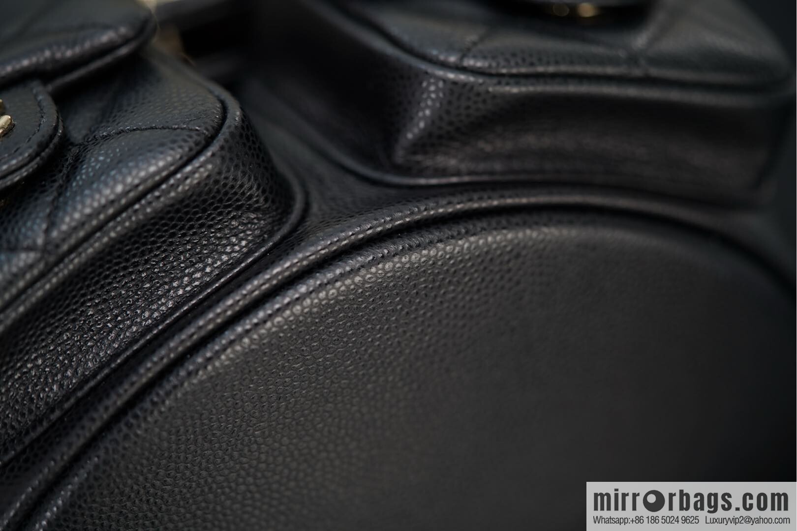 𝗖𝗛𝗔𝗡𝗘𝗟 23P new Duma shoulder, cowhide Mini AS3787