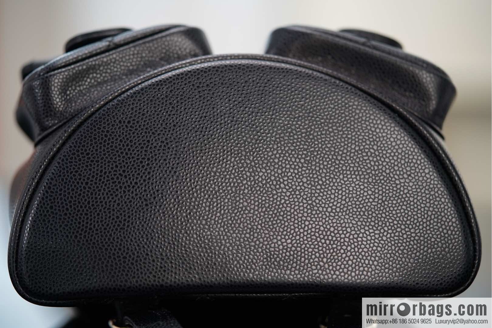 𝗖𝗛𝗔𝗡𝗘𝗟 23P new Duma shoulder, cowhide Mini AS3787