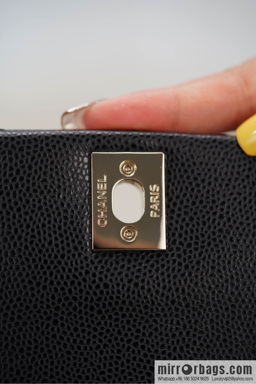 𝗖𝗛𝗔𝗡𝗘𝗟 23P new Duma shoulder, cowhide Mini AS3787