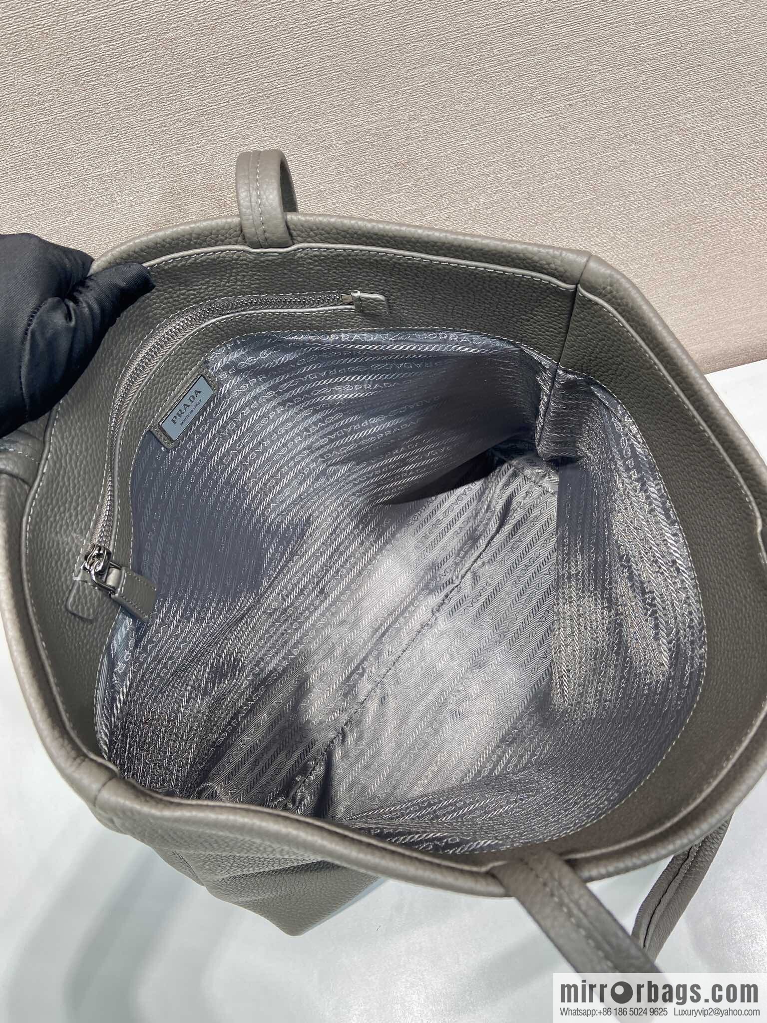 PRADA 🎉 new tote bag 🎉 2VG130 men's 🎉🎉 gray