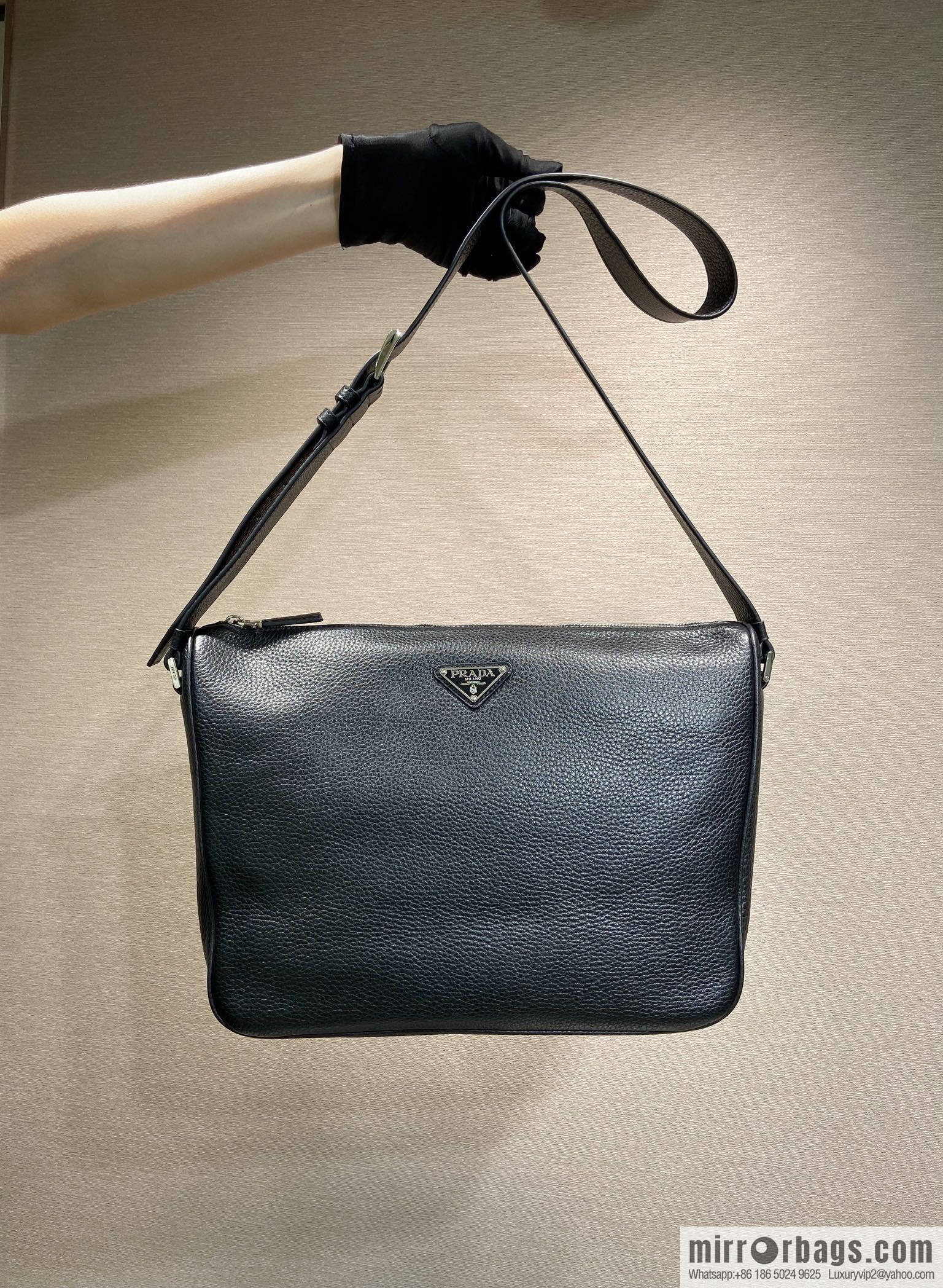 PRADA ๐ new mailman bag ๐ 2VH182 leather shoulder strap ๐๐ black