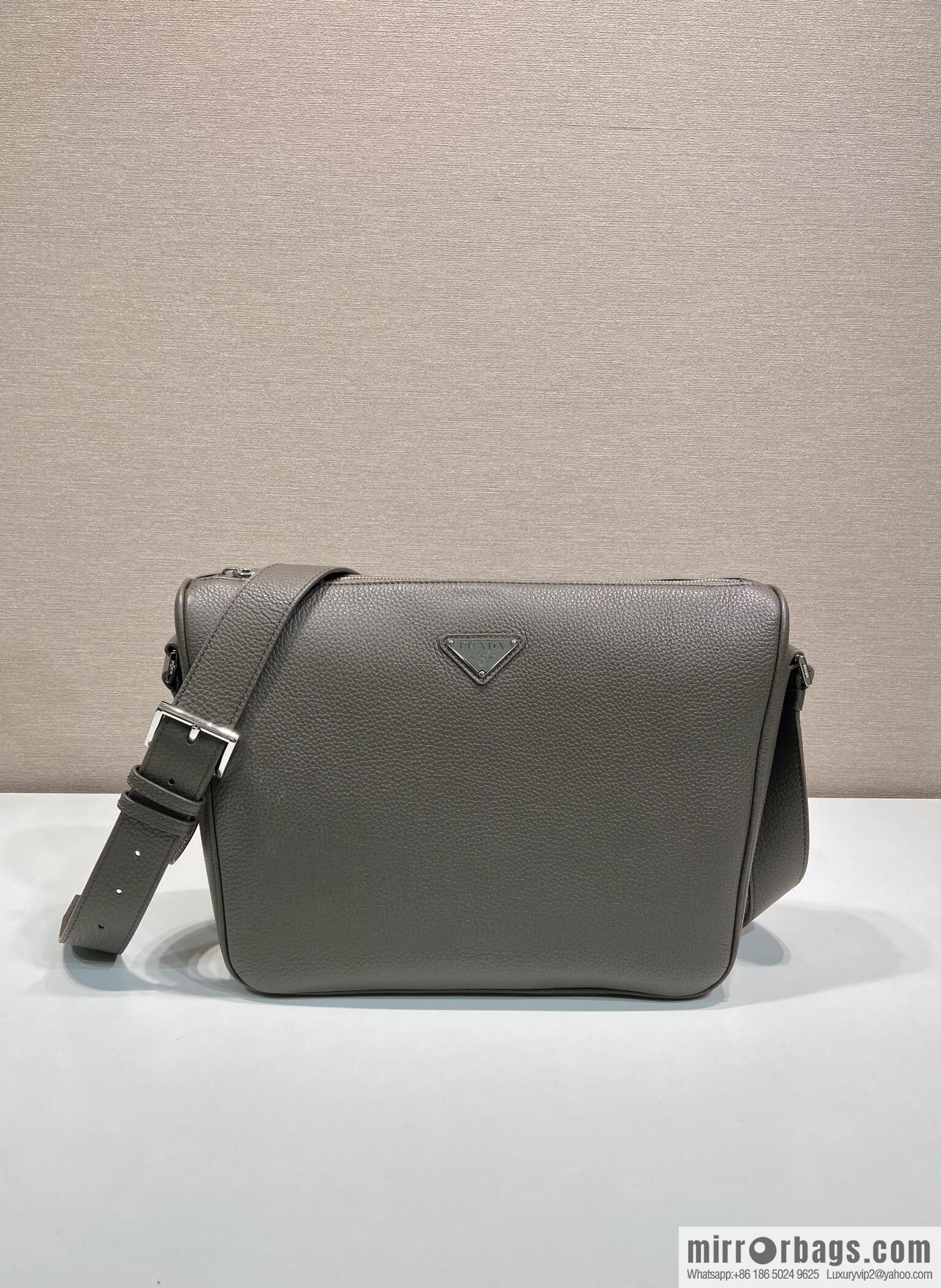 PRADA ๐ new mailman bag ๐ 2VH182 leather shoulder strap ๐๐ gray