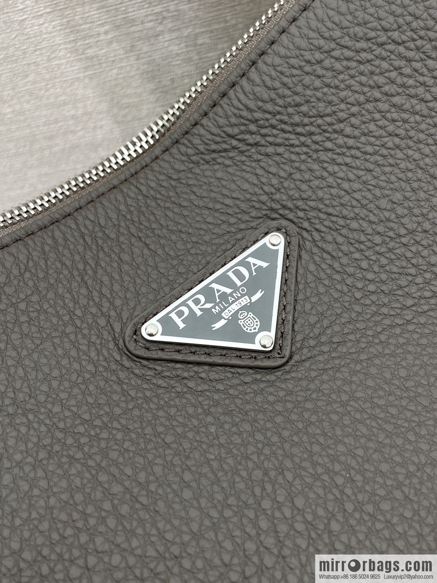 PRADA ๐ new mailman bag ๐ 2VH182 leather shoulder strap ๐๐ gray