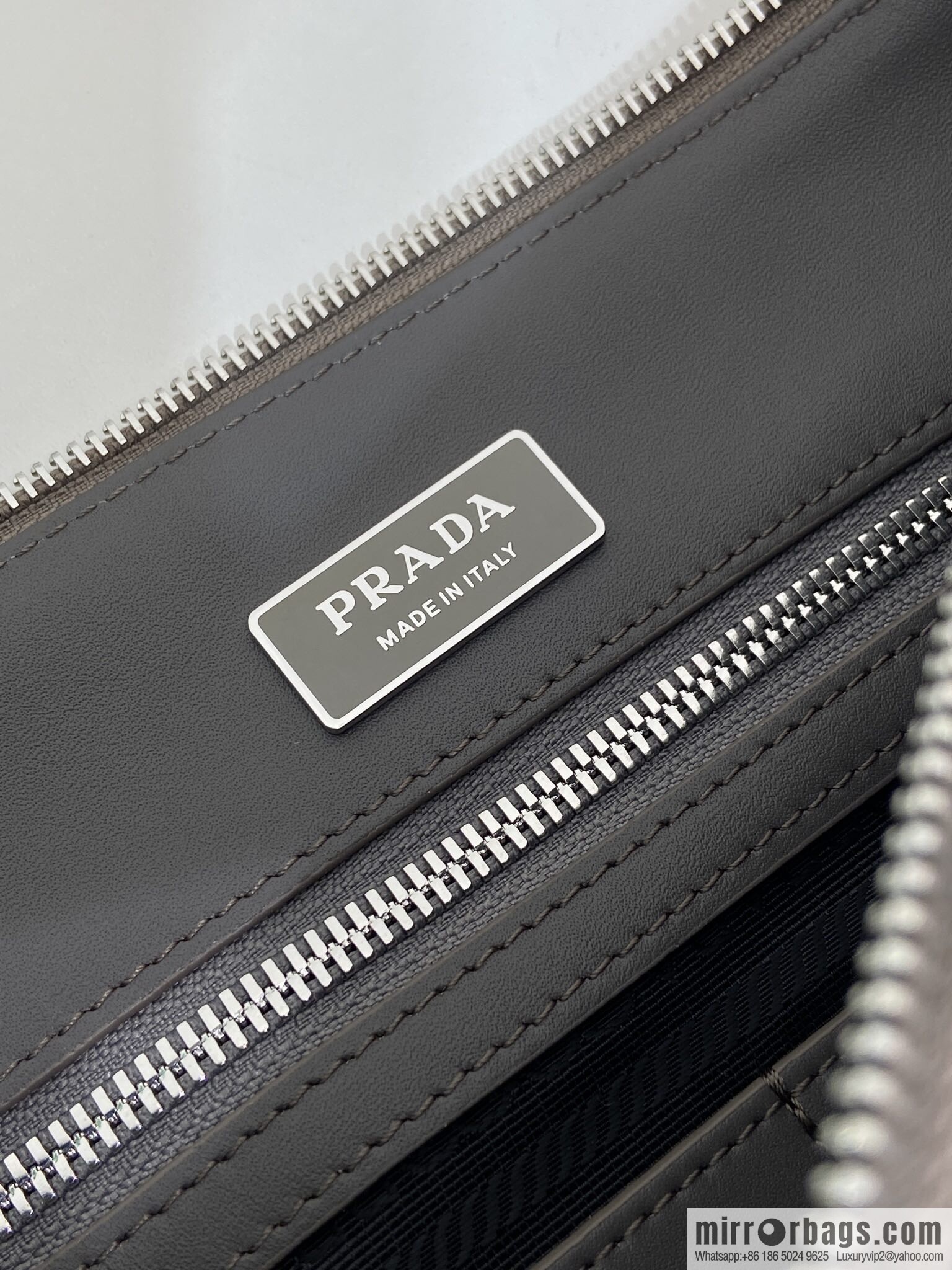 PRADA ๐ new mailman bag ๐ 2VH182 leather shoulder strap ๐๐ gray