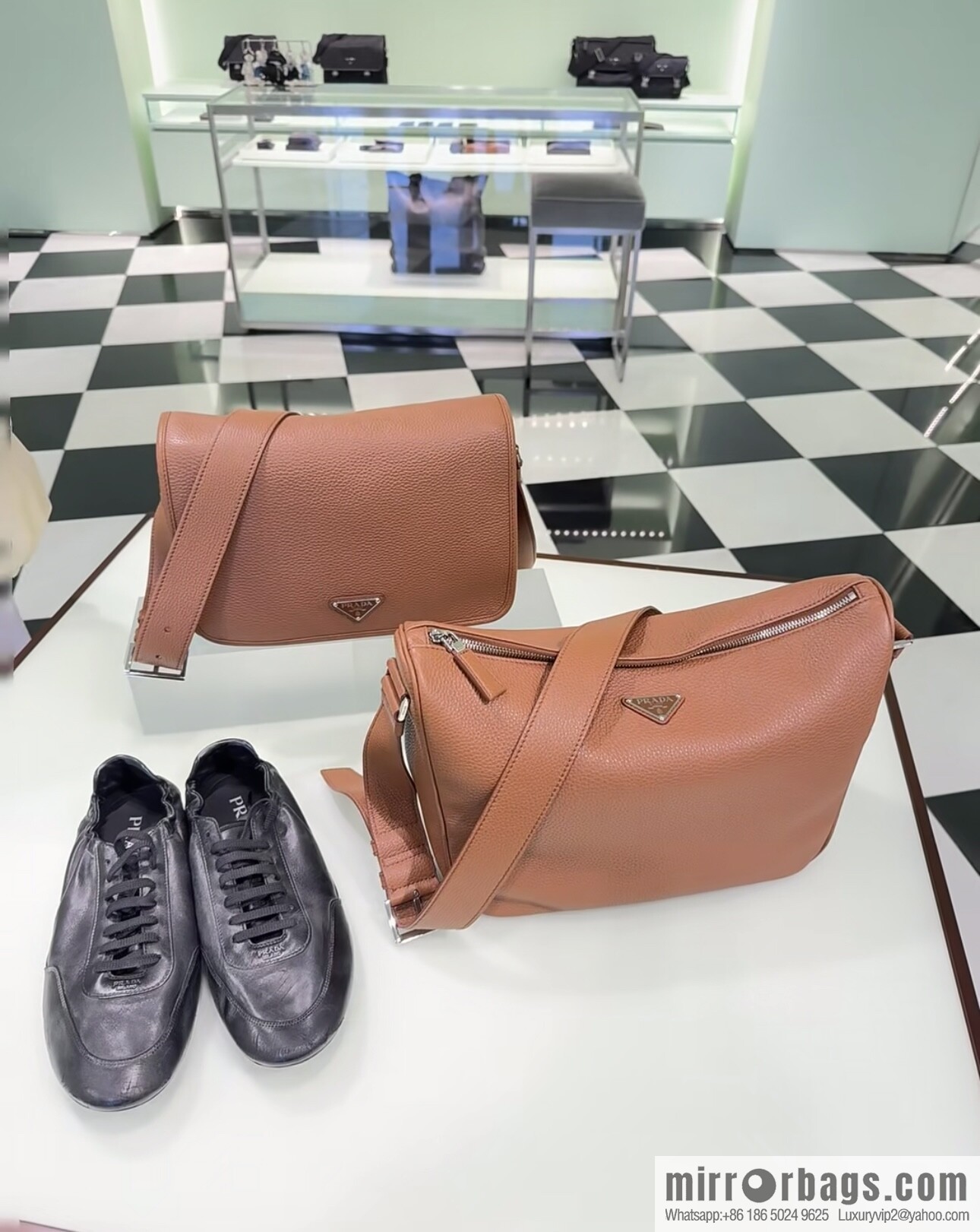 PRADA 🎉 new mail carrier bag 🎉 2VH182 leather shoulder strap 🎉🎉 caramel color