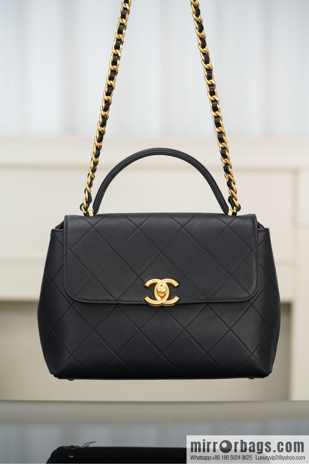 𝐂𝐡𝐚𝐧𝐞𝐥 𝟐𝟓𝐬 pocket bag, black gold 🖤 large AS5467