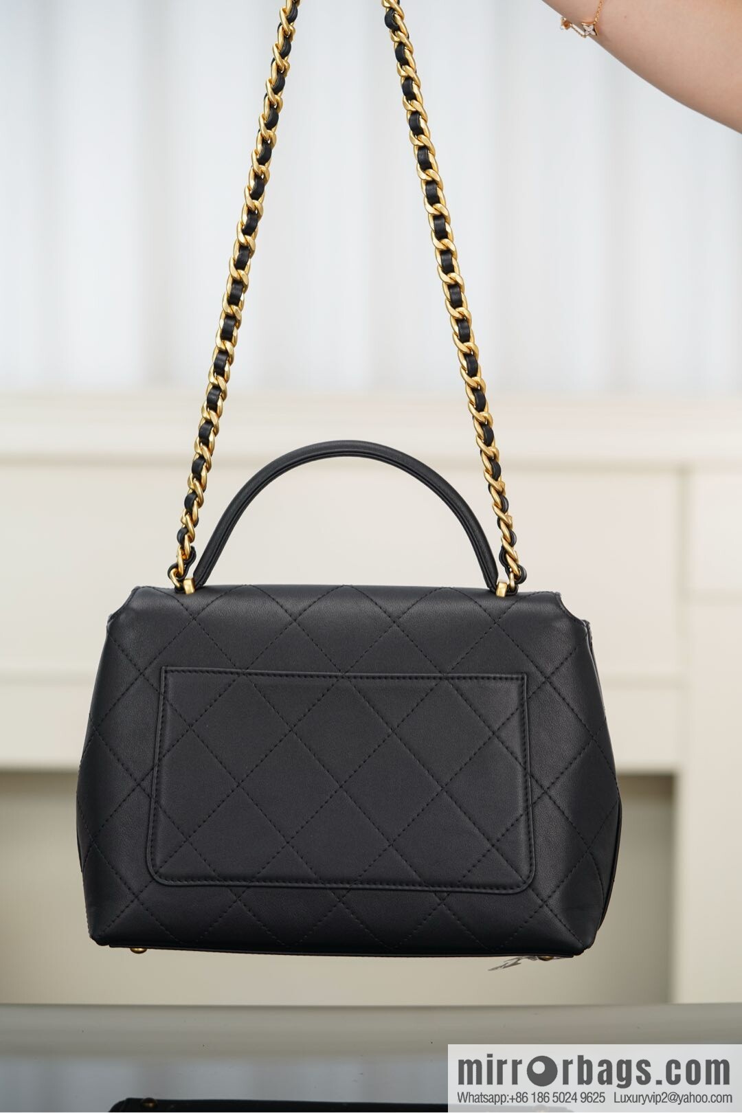 𝐂𝐡𝐚𝐧𝐞𝐥 𝟐𝟓𝐬 pocket bag, black gold 🖤 large AS5467