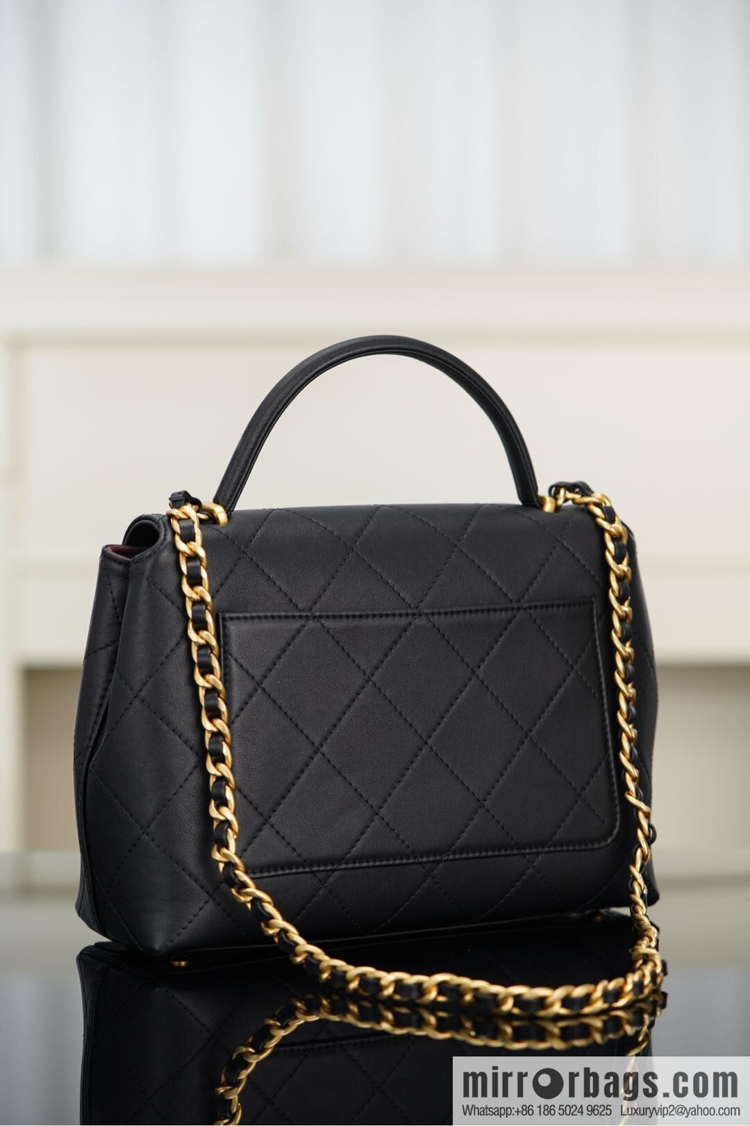 𝐂𝐡𝐚𝐧𝐞𝐥 𝟐𝟓𝐬 pocket bag, black gold 🖤 large AS5467