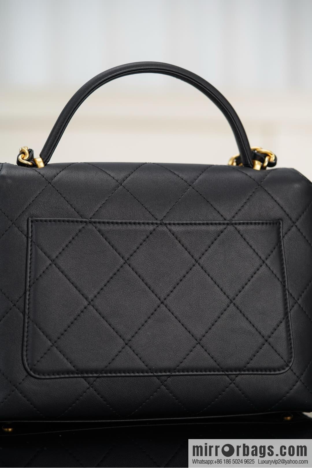 𝐂𝐡𝐚𝐧𝐞𝐥 𝟐𝟓𝐬 pocket bag, black gold 🖤 large AS5467