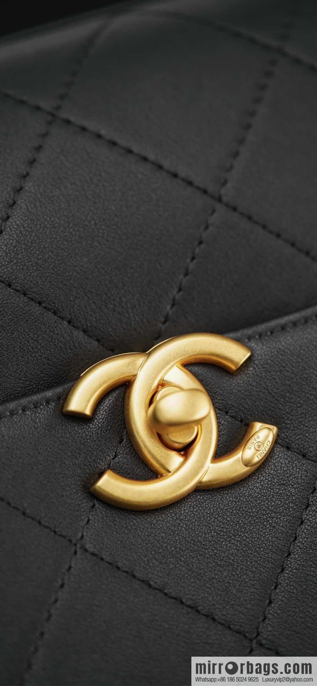 𝐂𝐡𝐚𝐧𝐞𝐥 𝟐𝟓𝐬 pocket bag, black gold 🖤 large AS5467