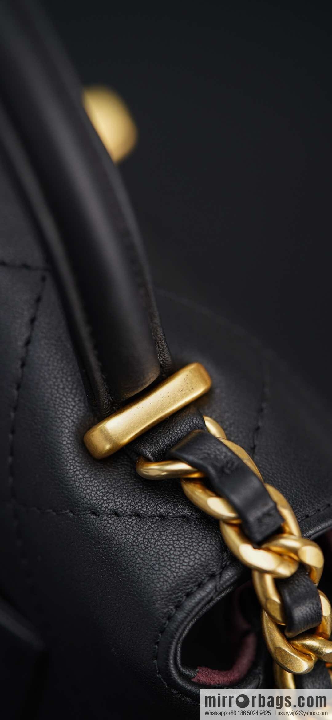 𝐂𝐡𝐚𝐧𝐞𝐥 𝟐𝟓𝐬 pocket bag, black gold 🖤 large AS5467