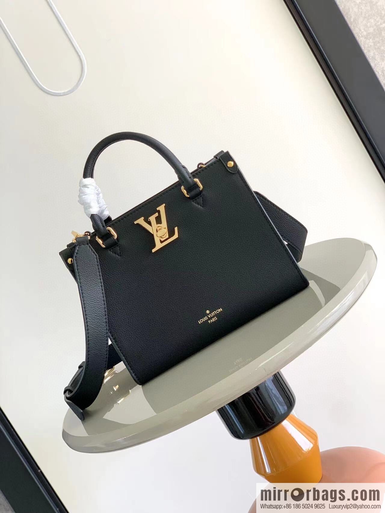 LV M22311 LOCK & GO handbag