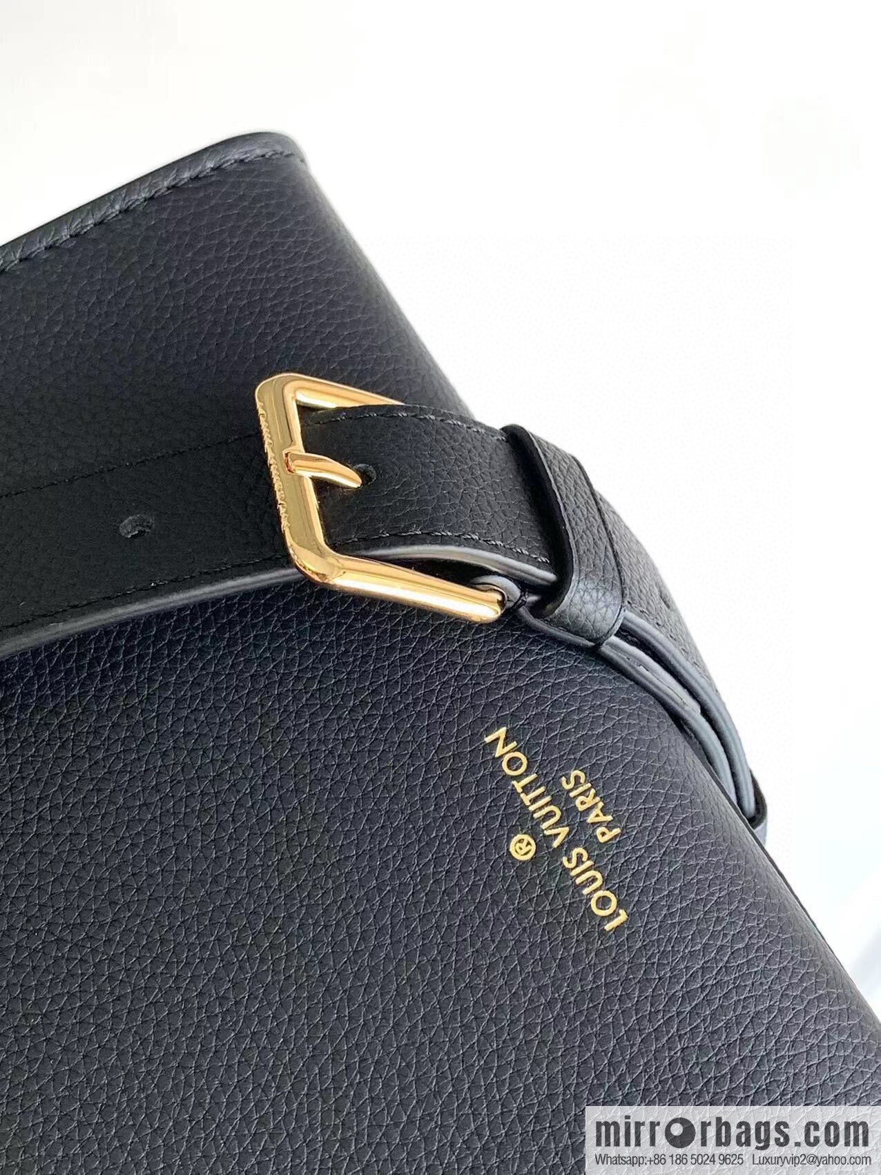 LV M22311 LOCK & GO handbag