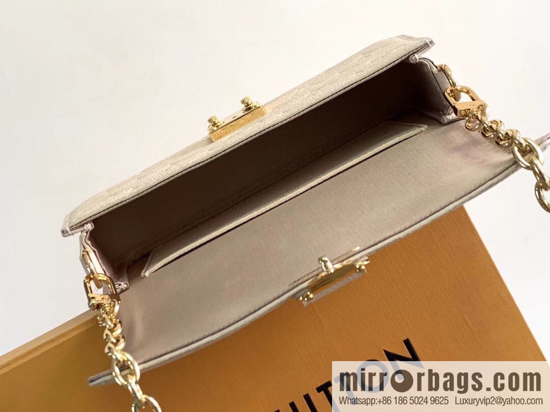 LV M82836 WALLET ON CHAIN MÉTIS Chain Bag