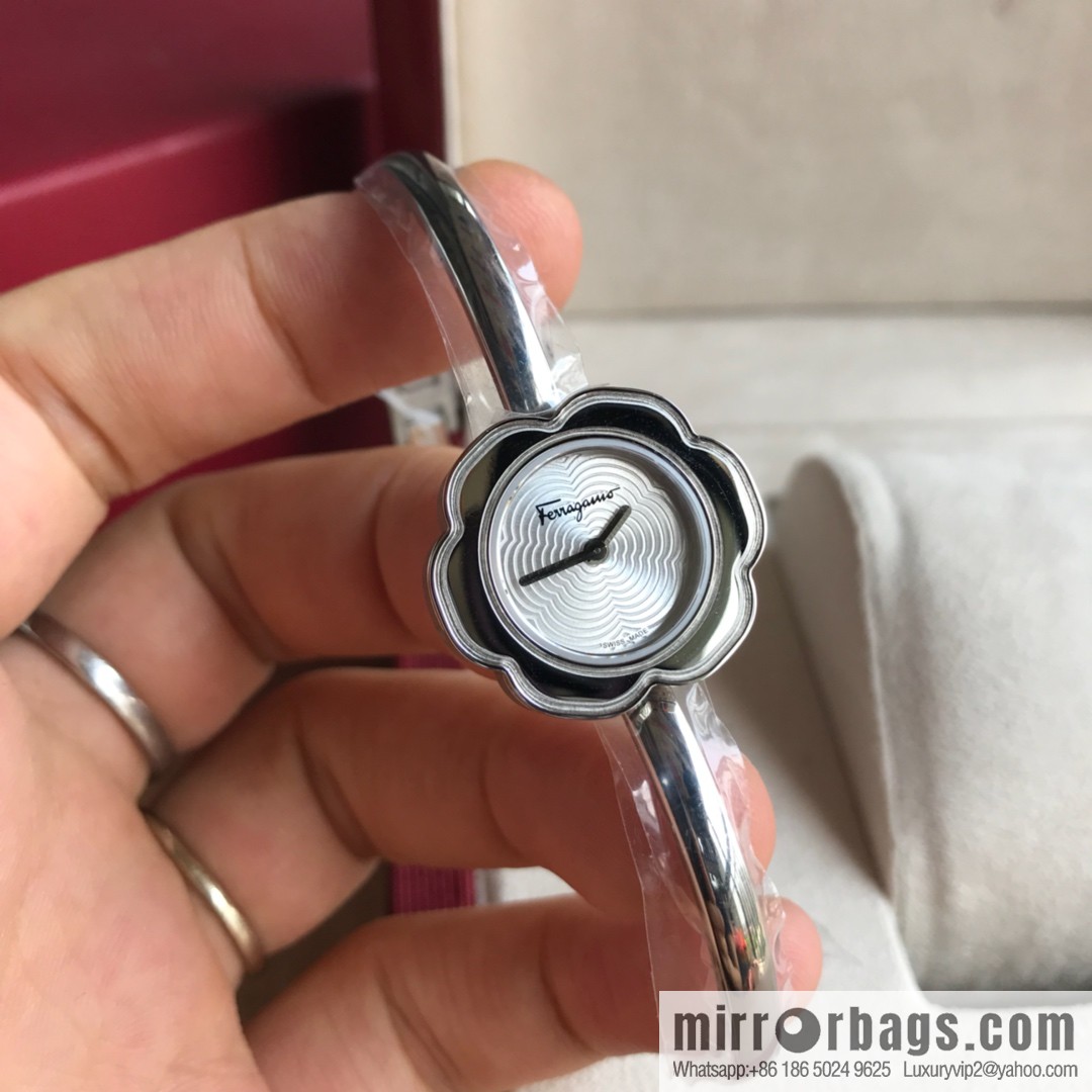 🎉🎉New counters are updated simultaneously! Ferragamo Salvatore Ladies Watch Flower Shape 26mm Sapphire Glass Swiss Quartz Movement
