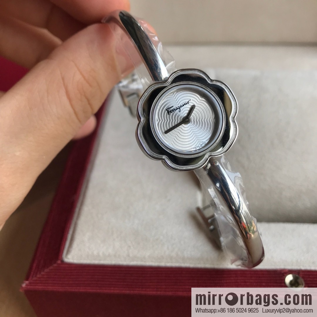 🎉🎉New counters are updated simultaneously! Ferragamo Salvatore Ladies Watch Flower Shape 26mm Sapphire Glass Swiss Quartz Movement