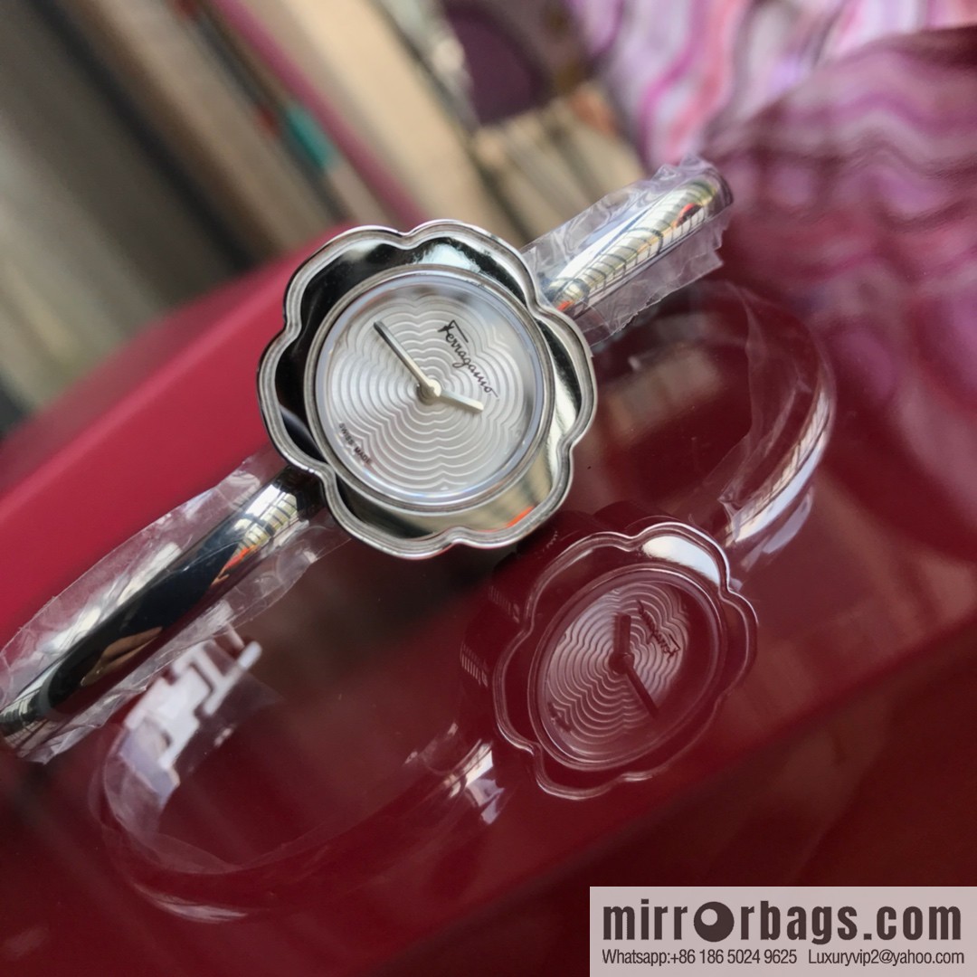 🎉🎉New counters are updated simultaneously! Ferragamo Salvatore Ladies Watch Flower Shape 26mm Sapphire Glass Swiss Quartz Movement