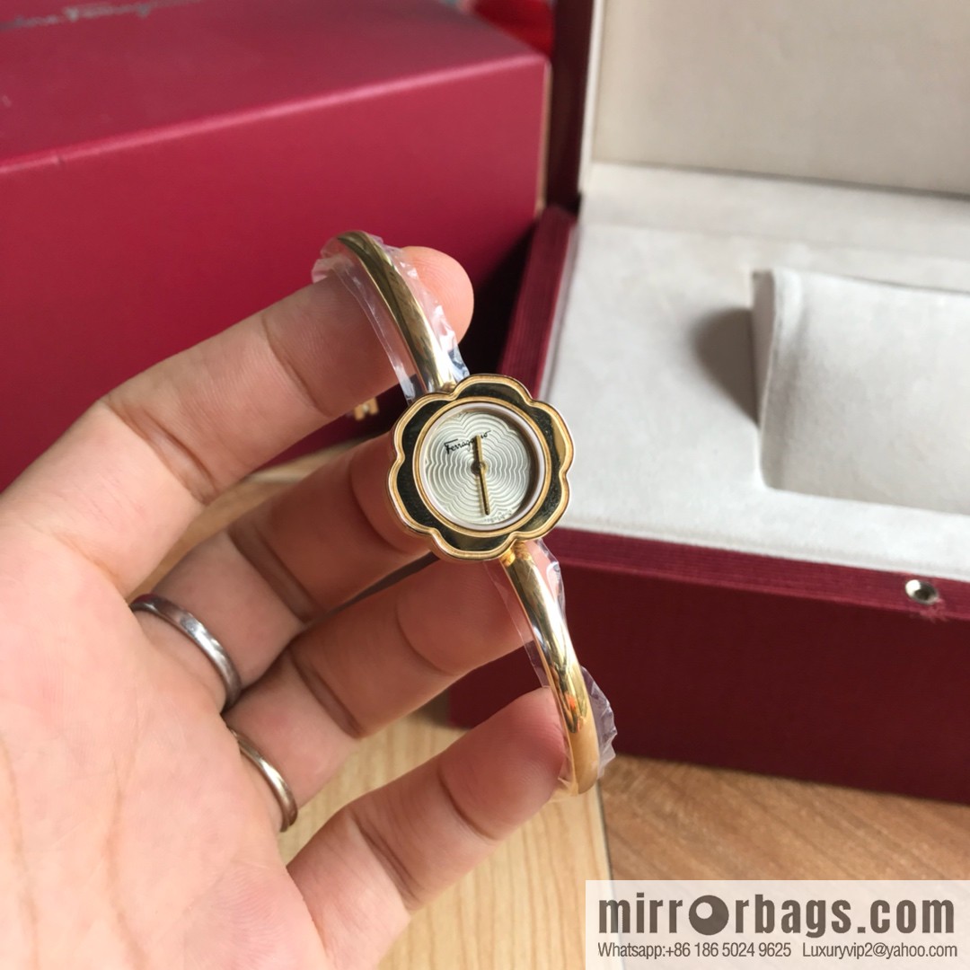 🎉🎉New counters are updated simultaneously! Ferragamo Salvatore Ladies Watch Flower Shape 26mm Sapphire Glass Swiss Quartz Movement