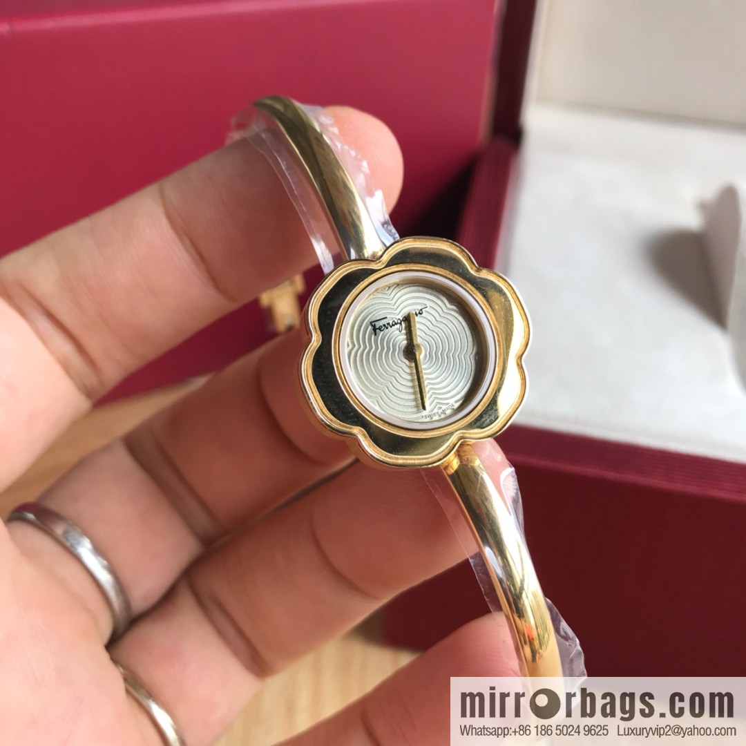 🎉🎉New counters are updated simultaneously! Ferragamo Salvatore Ladies Watch Flower Shape 26mm Sapphire Glass Swiss Quartz Movement
