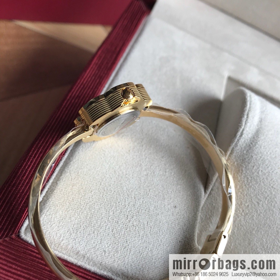 🎉🎉New counters are updated simultaneously! Ferragamo Salvatore Ladies Watch Flower Shape 26mm Sapphire Glass Swiss Quartz Movement