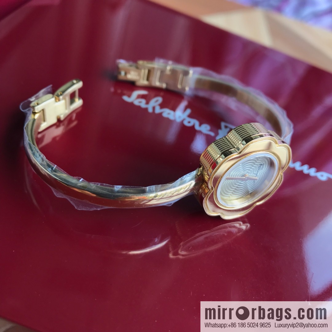 🎉🎉New counters are updated simultaneously! Ferragamo Salvatore Ladies Watch Flower Shape 26mm Sapphire Glass Swiss Quartz Movement