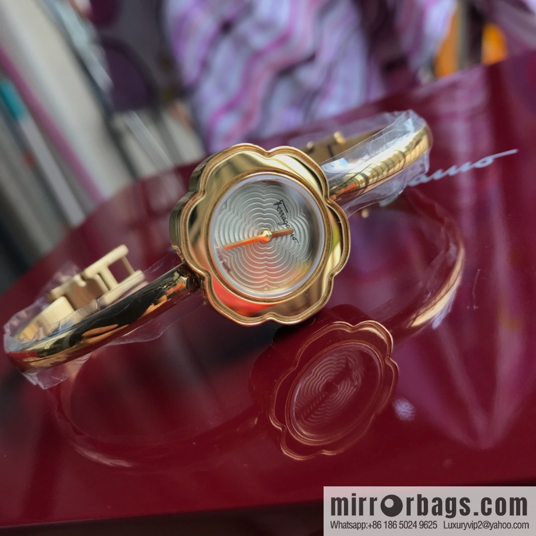 🎉🎉New counters are updated simultaneously! Ferragamo Salvatore Ladies Watch Flower Shape 26mm Sapphire Glass Swiss Quartz Movement