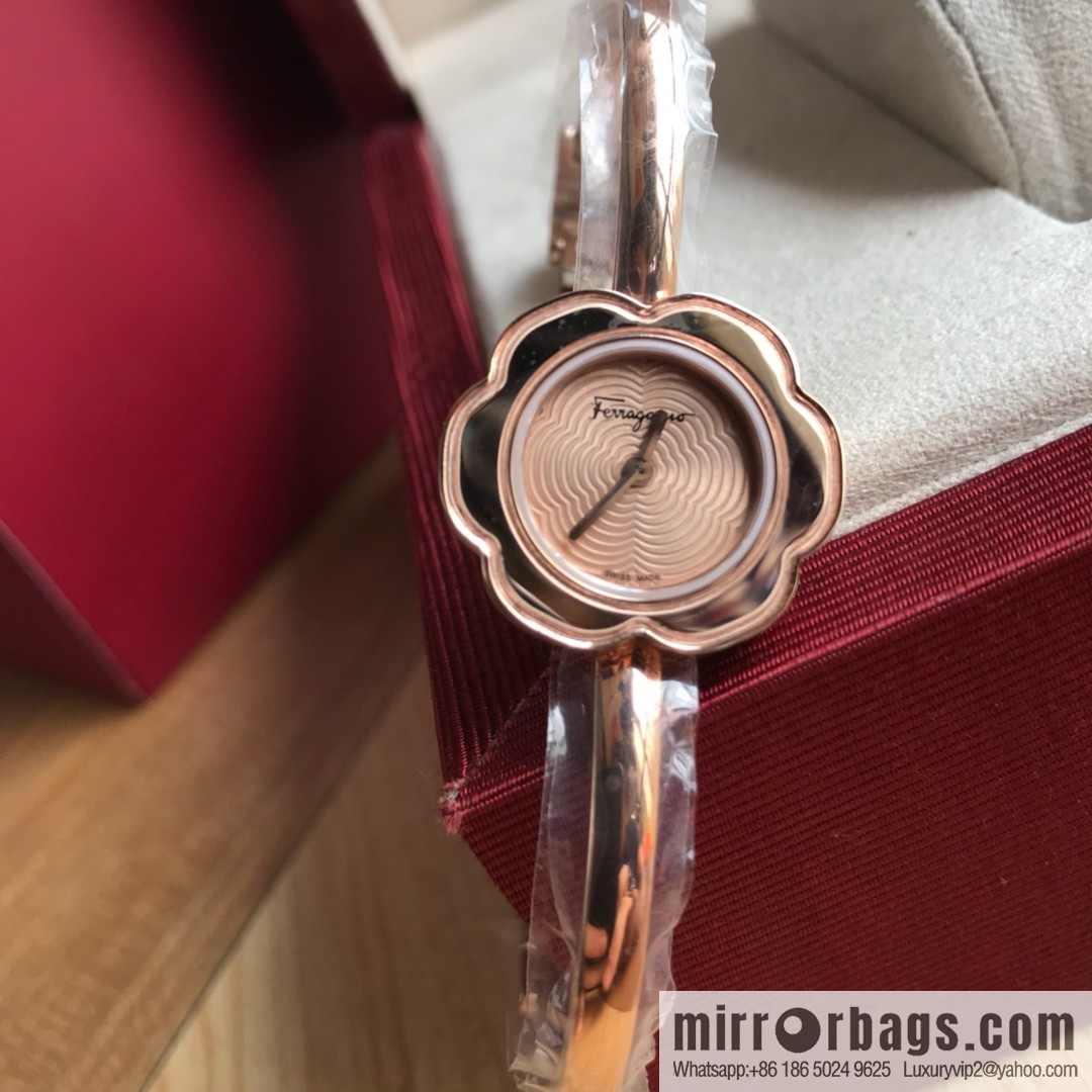🎉🎉New counters are updated simultaneously! Ferragamo Salvatore Ladies Watch Flower Shape 26mm Sapphire Glass Swiss Quartz Movement