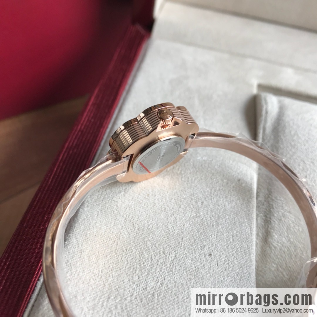 🎉🎉New counters are updated simultaneously! Ferragamo Salvatore Ladies Watch Flower Shape 26mm Sapphire Glass Swiss Quartz Movement