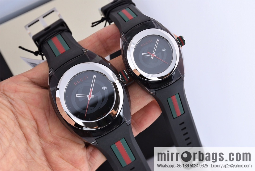 Gucci SYNC couple transparent quartz watch