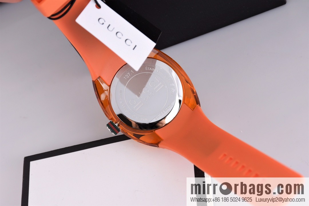 Gucci SYNC couple transparent quartz watch