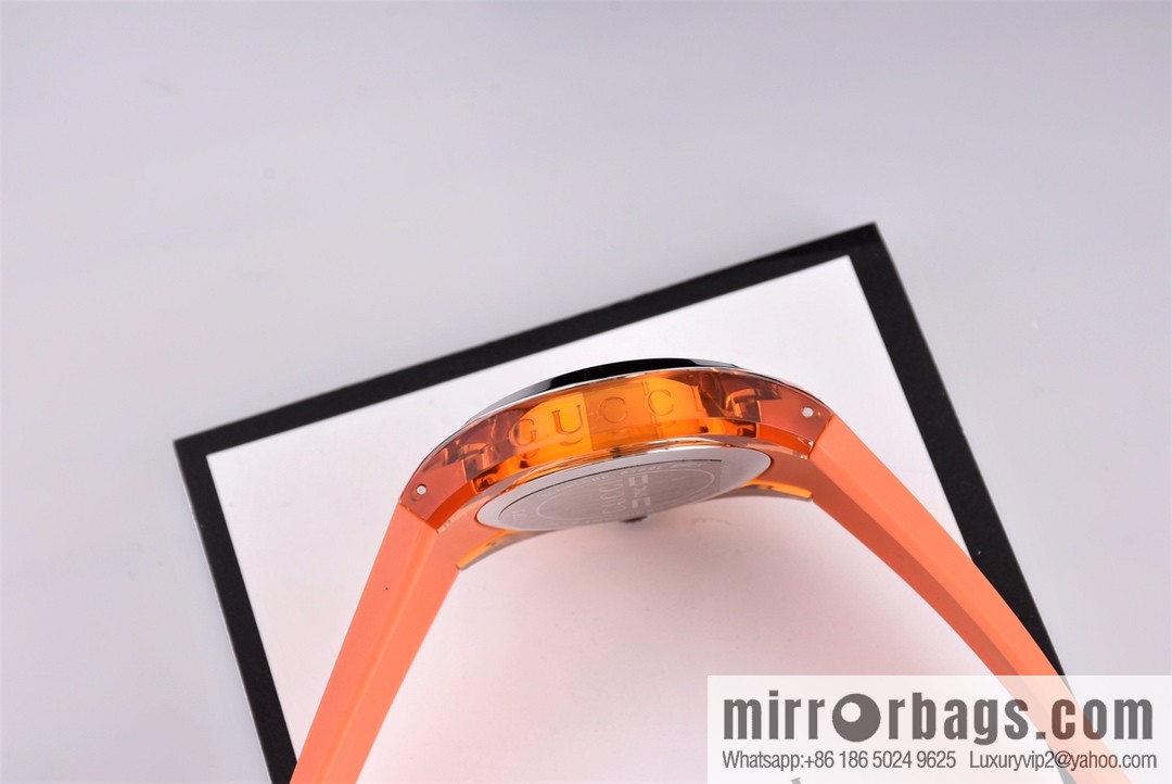 Gucci SYNC couple transparent quartz watch
