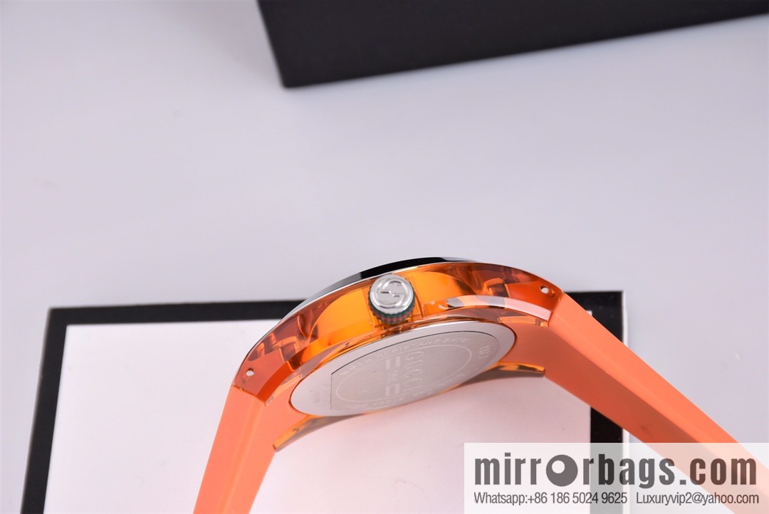 Gucci SYNC couple transparent quartz watch