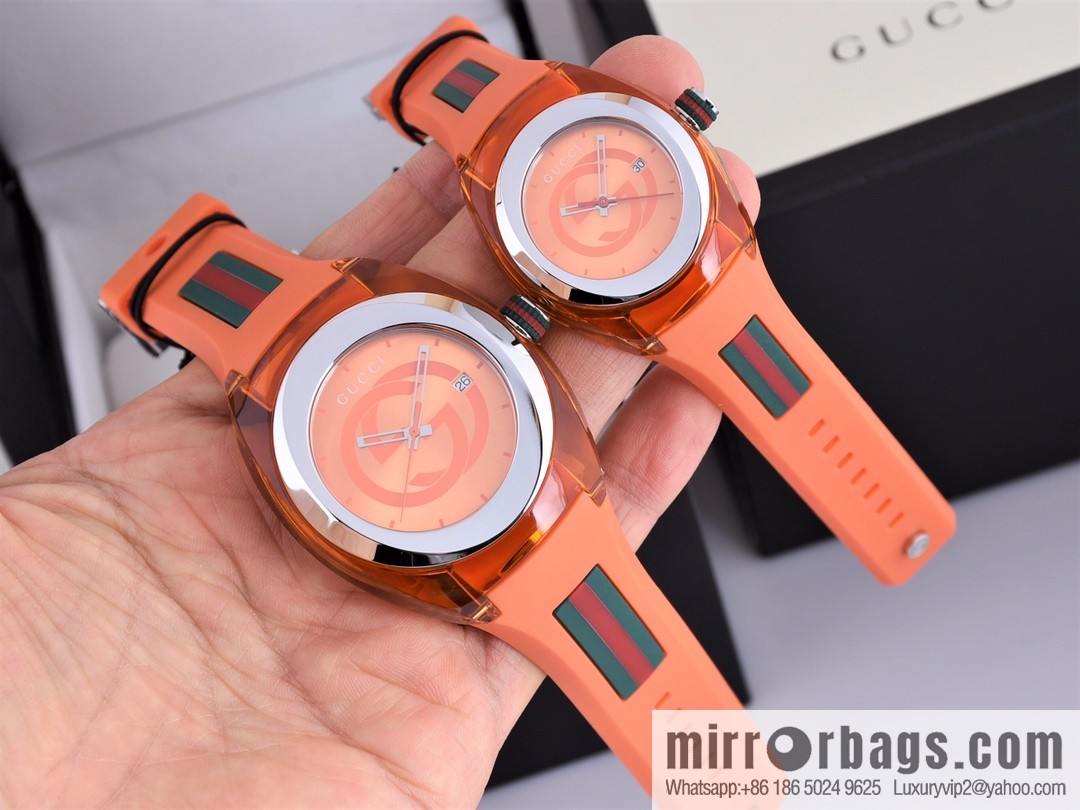 Gucci SYNC couple transparent quartz watch