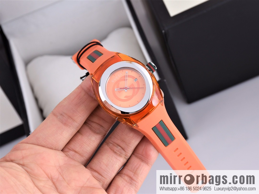 Gucci SYNC couple transparent quartz watch