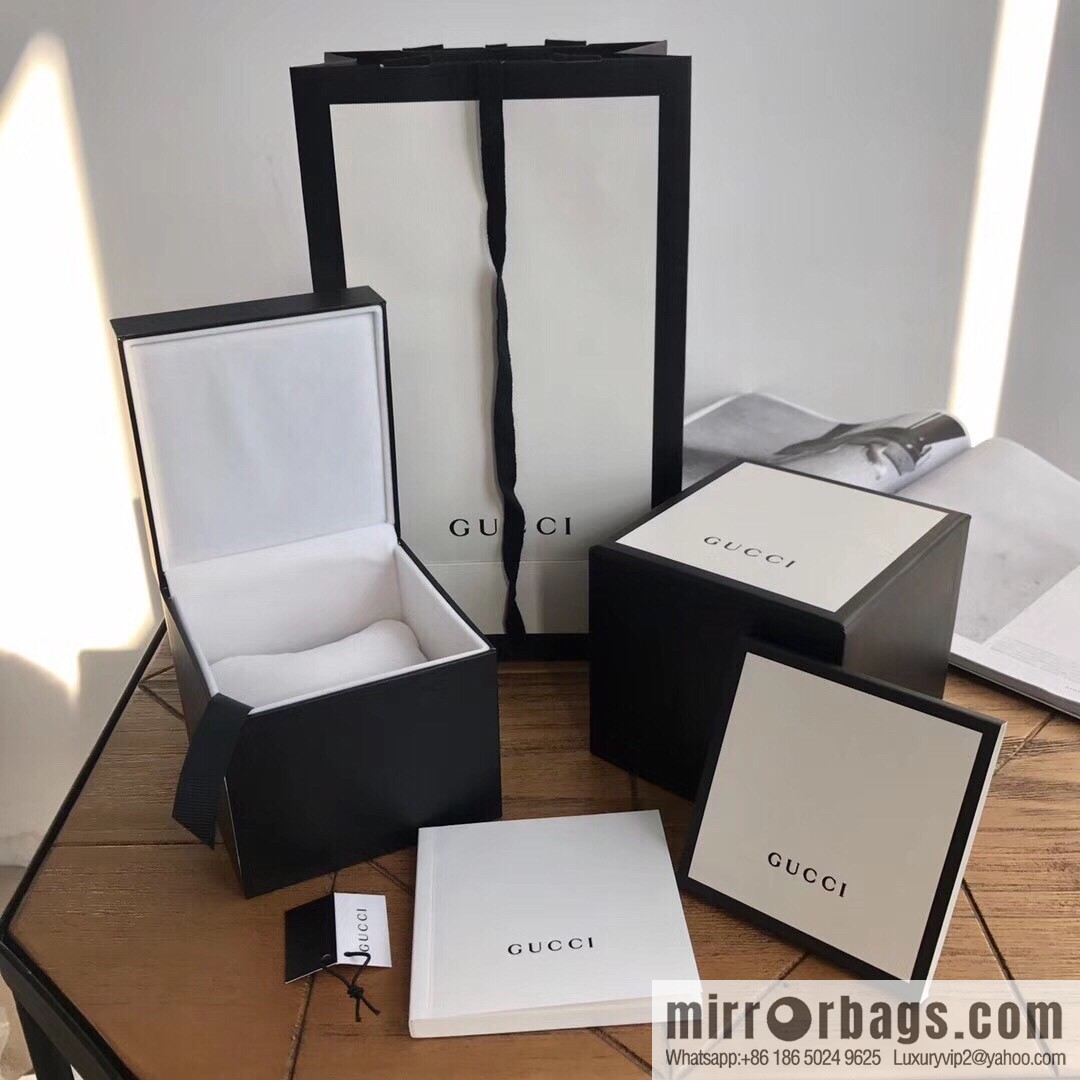 Gucci SYNC couple transparent quartz watch