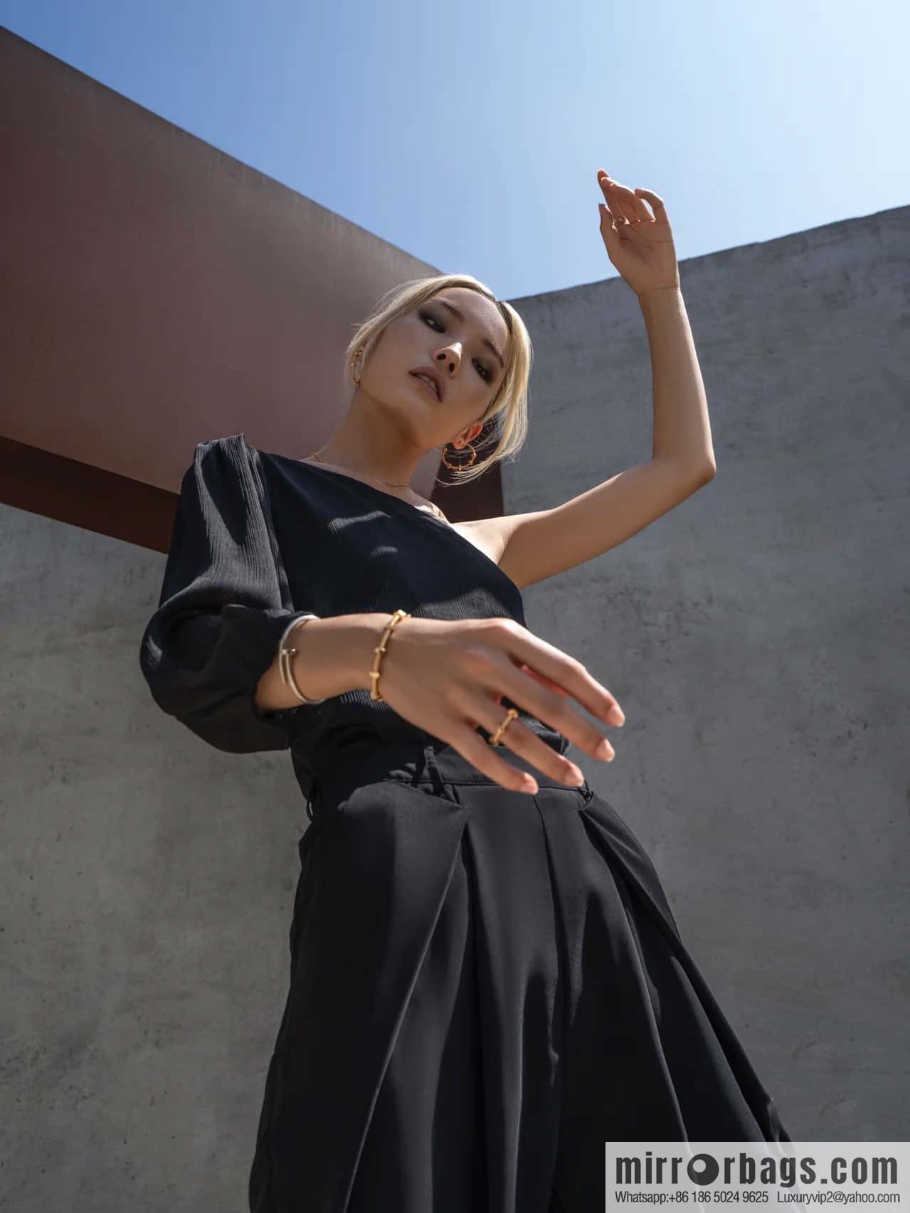 ☀Cartier ECROU DE CARTIER Screw Earrings