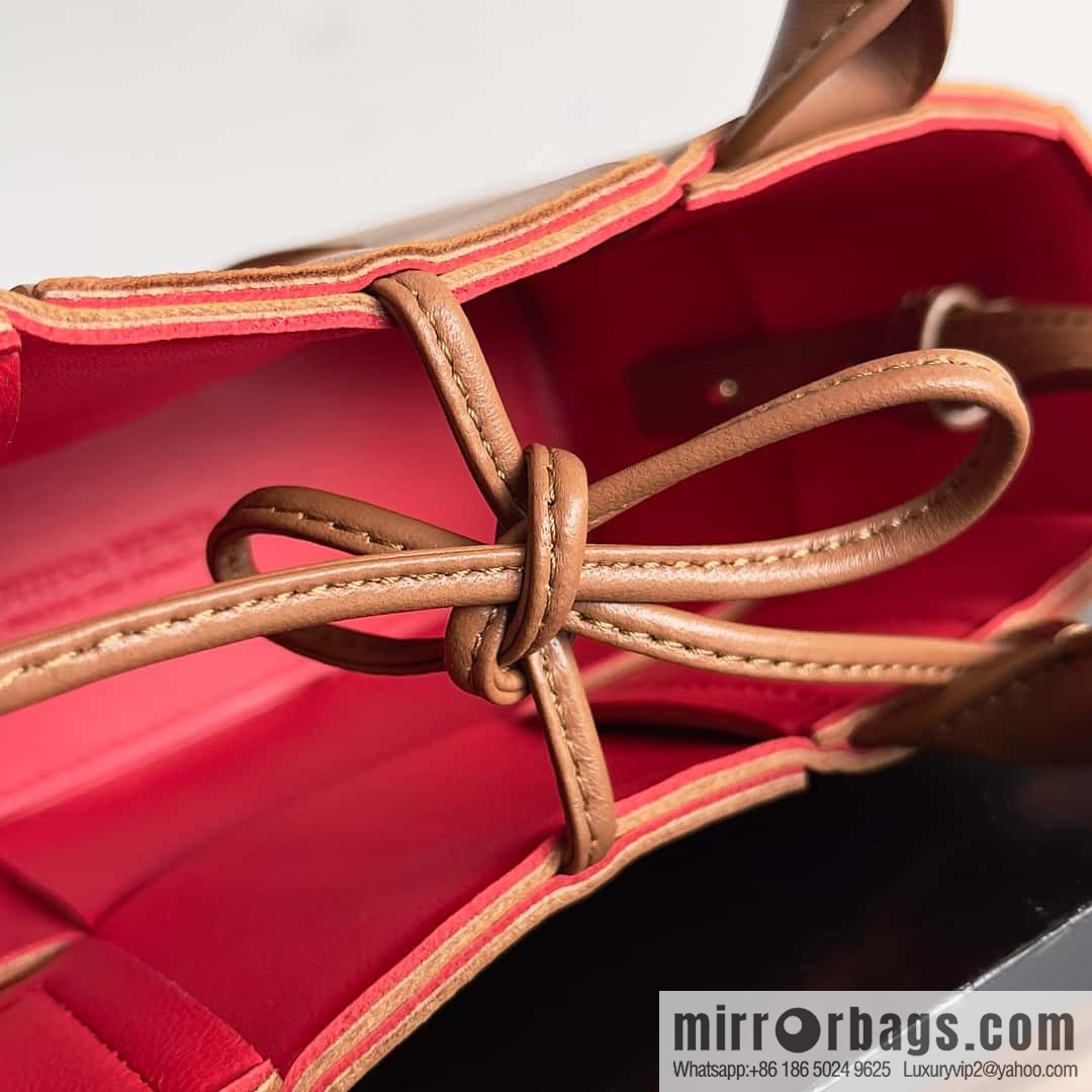 BV super mini tote bag 20cm light brown and red, model number: 729029.