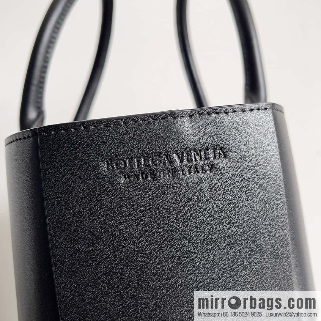 38Cm small four grid B home 2023 early spring new Arco Tote clutch bag model; 729244 Intreccio woven leather (fabric) tote handbag