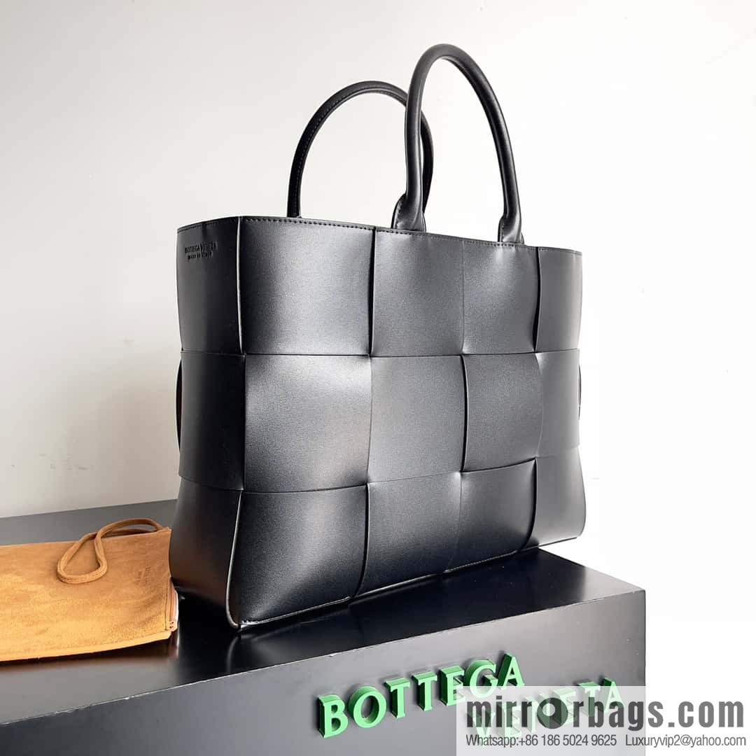 38Cm small four grid B home 2023 early spring new Arco Tote clutch bag model; 729244 Intreccio woven leather (fabric) tote handbag