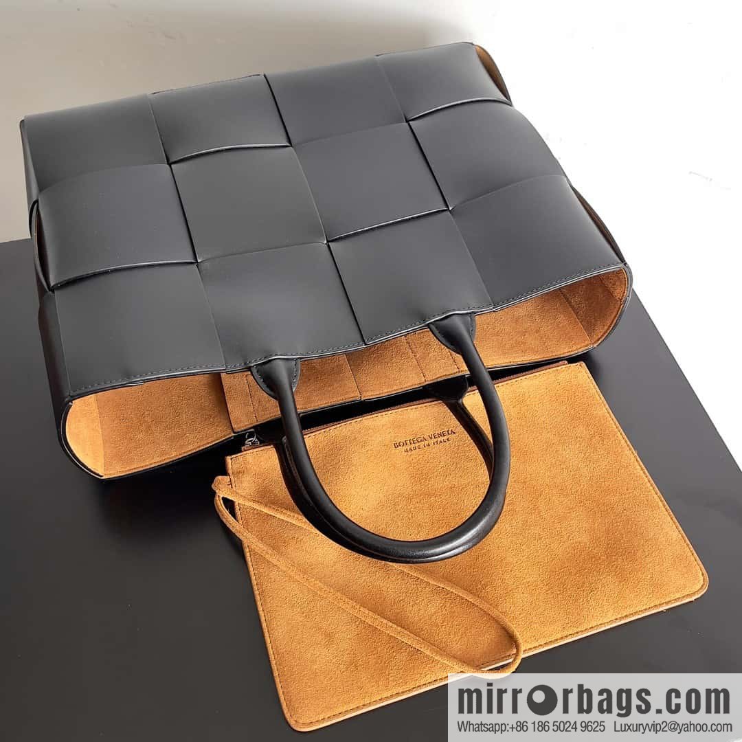 38Cm small four grid B home 2023 early spring new Arco Tote clutch bag model; 729244 Intreccio woven leather (fabric) tote handbag